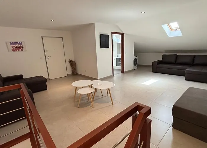 Grand De Standing Au Coeur De La Pombal (Leiria)