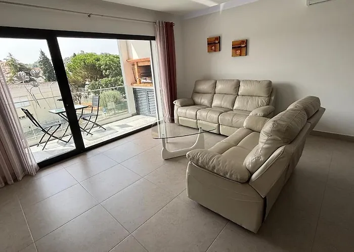 Grand De Standing Au Coeur De La Pombal (Leiria)